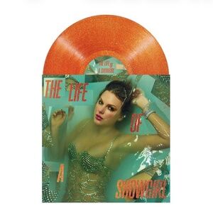 TAYLOR SWIFT SEALED vinyl record from her 12th album, The Life of a Showgirl!